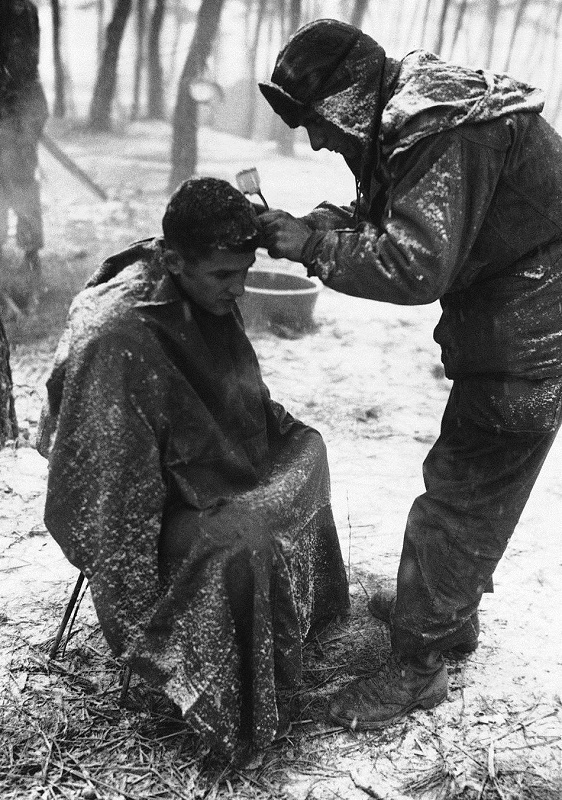 z Snowy Barbershop 1950 12 31.jpg