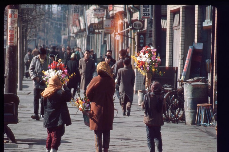 Seoul, Myong-dong Feb 1966.jpg