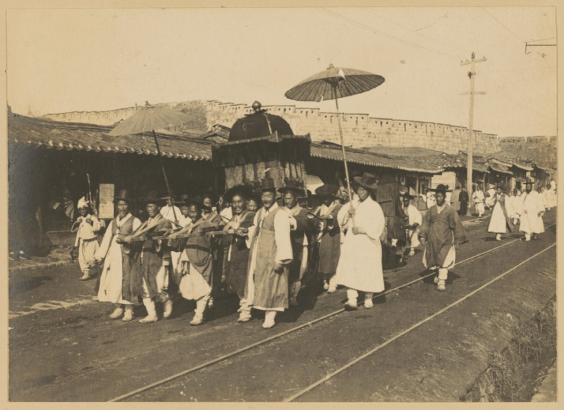1904 Wedding procession.jpg