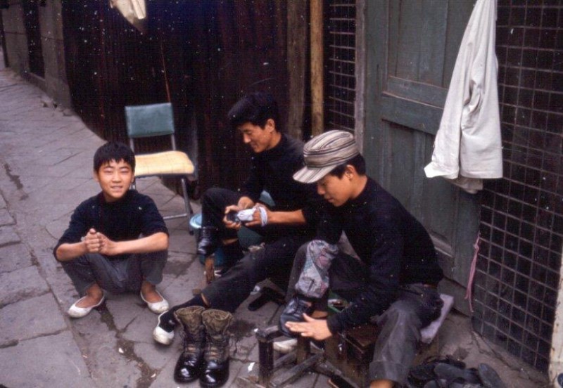 202 Shoe shine boys in Tague, Korea.jpg