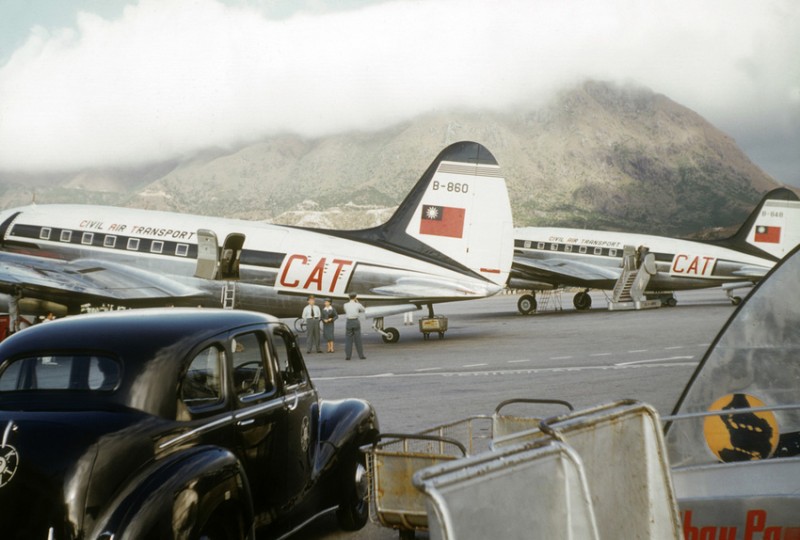 Hong Kong - We rode back to Oki in one of these planes - 3 Jan 54.jpg