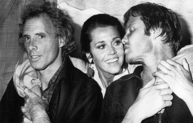 zJon Voight, Jane Fonda and Bruce Dern, 1978.jpg