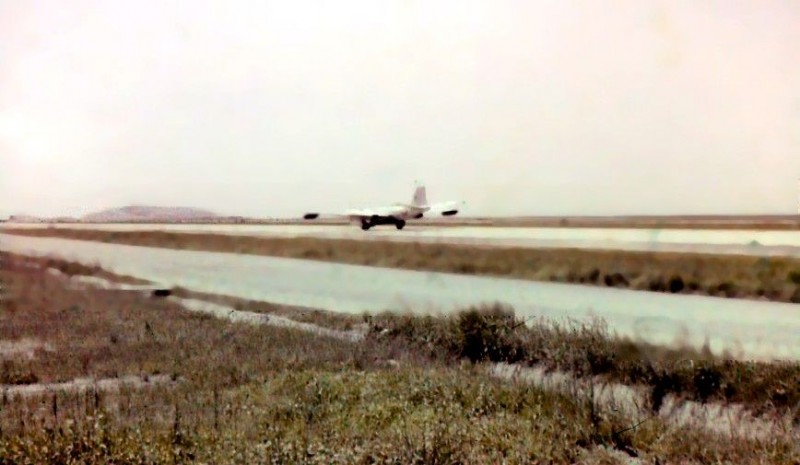 135_-_Plane_taxiing_at_Kunsan_Air_Base_K-8.jpg