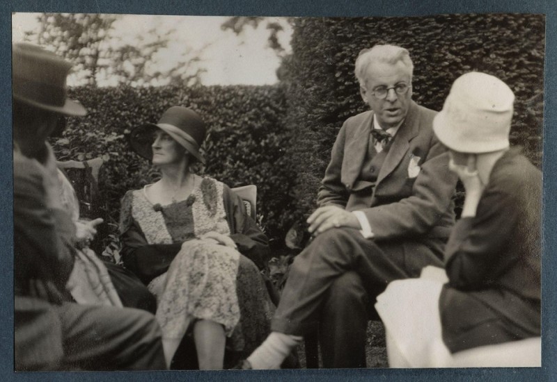 Lady Ottoline Morrell, Walter de la Mare; Bertha Georgie Yeats (née Hyde-Lees); William Butler Yeats; unknown woman, Summer 1930..jpg