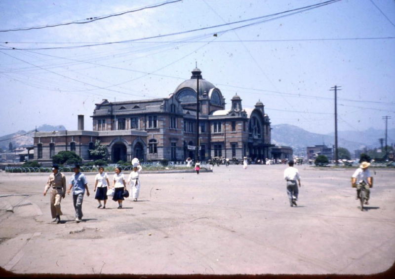 Seoul Railroad Station 54.jpg