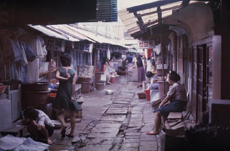 uijongbu_market_alley-1975.jpg