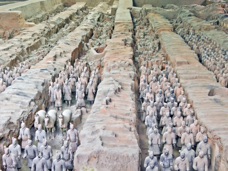 get-a-glimpse-of-chinese-history-with-the-terra-cotta-warriors-of-xian.jpg