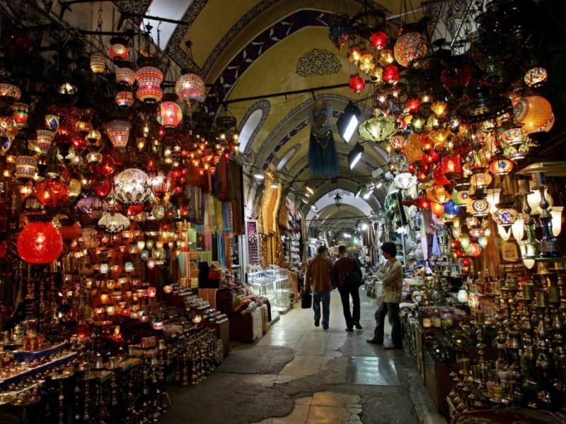 get-lost-inside-istanbuls-grand-bazaar.jpg