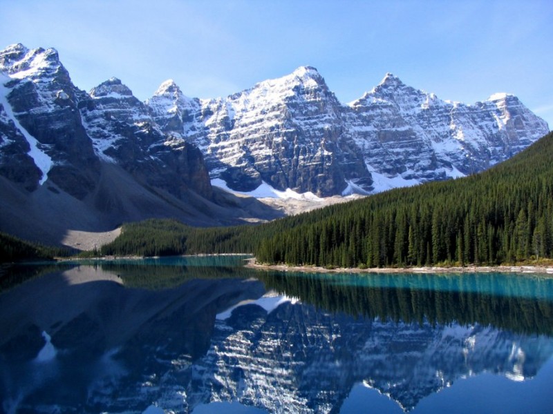 see-the-reflection-of-the-spectacular-rocky-mountains-in-moraine-lake-in-banff-national-park-canada.jpg