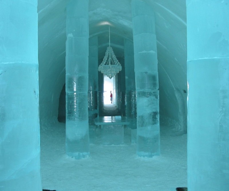 sleep-in-an-ice-hotel-theres-one-in-quebec-canada-and-another-in-jukkasjrvi-sweden.jpg