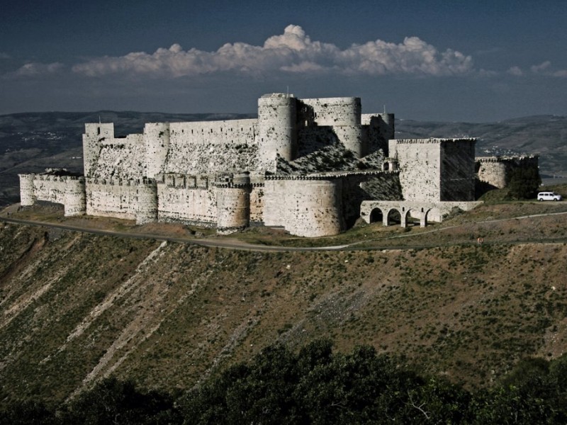 tour-krak-de-chevaliers-a-medieval-castle-in-syria.jpg