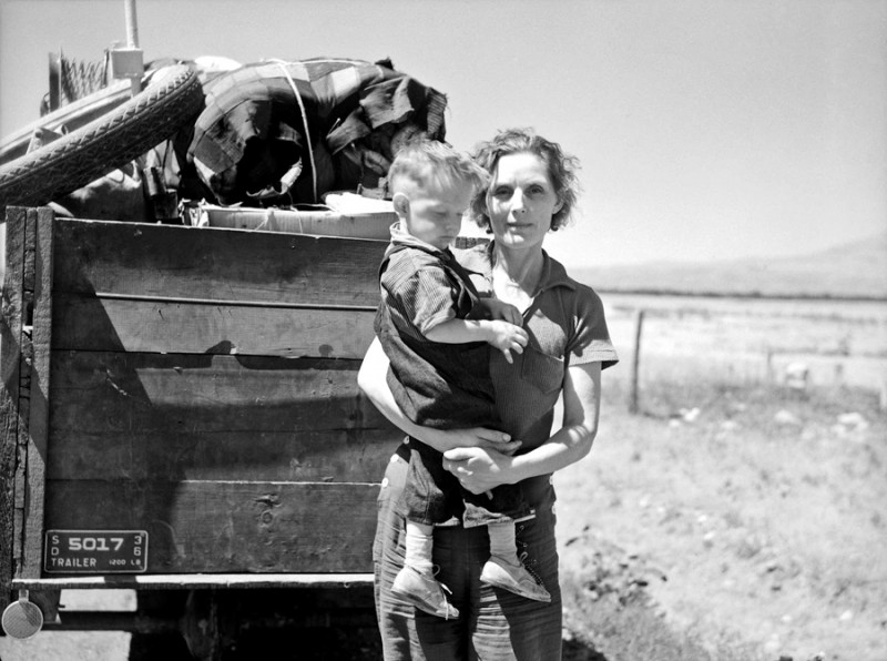 Arthur Rothstein - Drought refugees from South Dakota_ Montana, 1936.jpg
