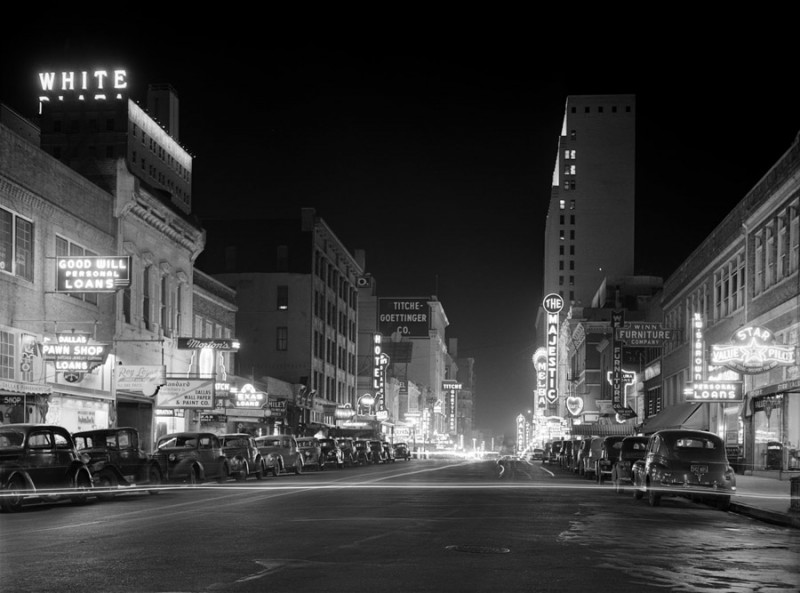 Arthur_Rothstein,_Night_view,_downtown_Dallas,_Texas,_1942.jpg