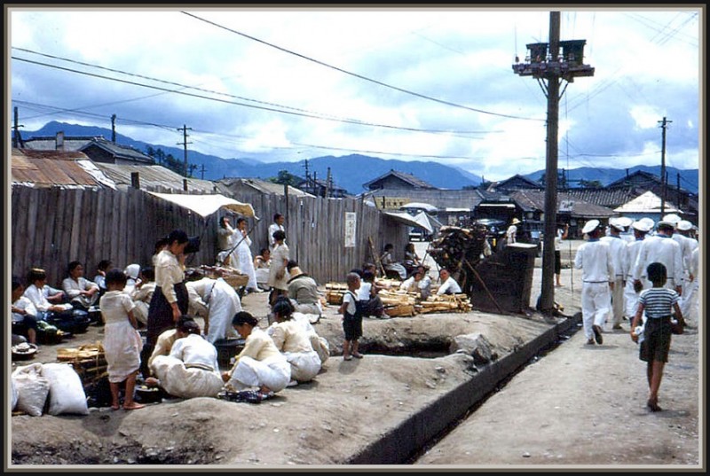 195KB - Kangnung Street Market - Korea 1953.jpg