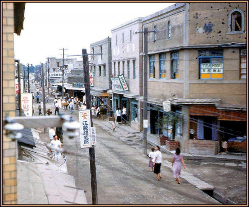 199mKangnung Street Scene 4 - Korea 1953.jpg