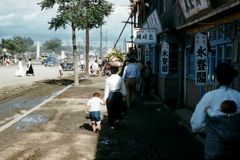 143K-16 Street scene,YongDongPo1954-55.jpg