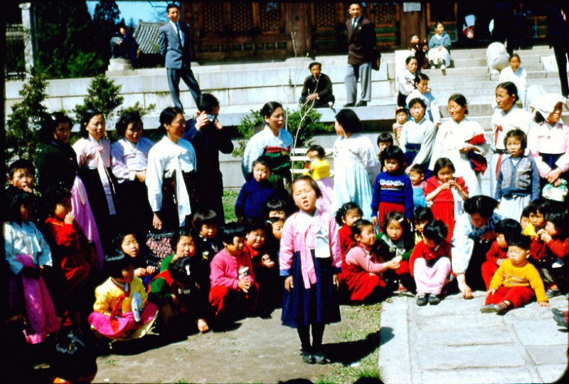 3K-16 Korean School Children at Deok-Su-Gung Palace Park in Seoul - April 1955.jpg