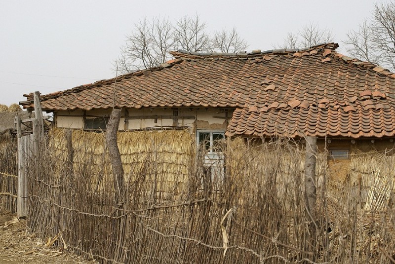 15Farm house, Naeho Village, Pyoksong County.jpg