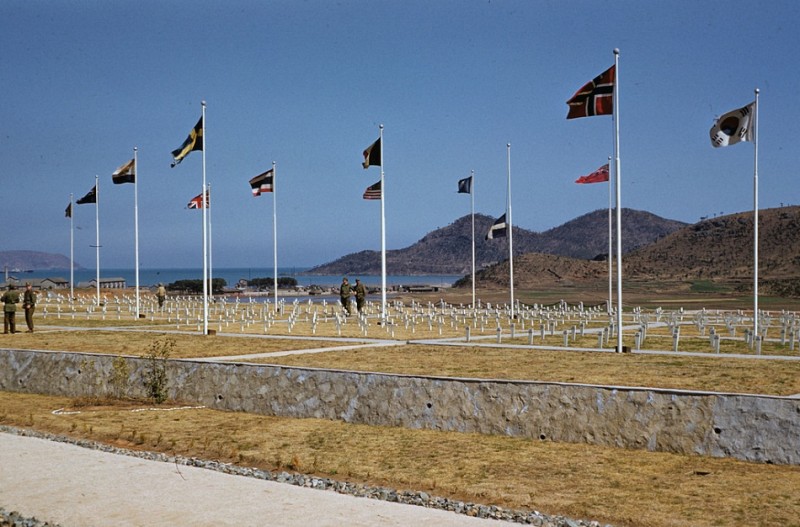 263 U.N. Cemetery, Busan, 1952.jpg