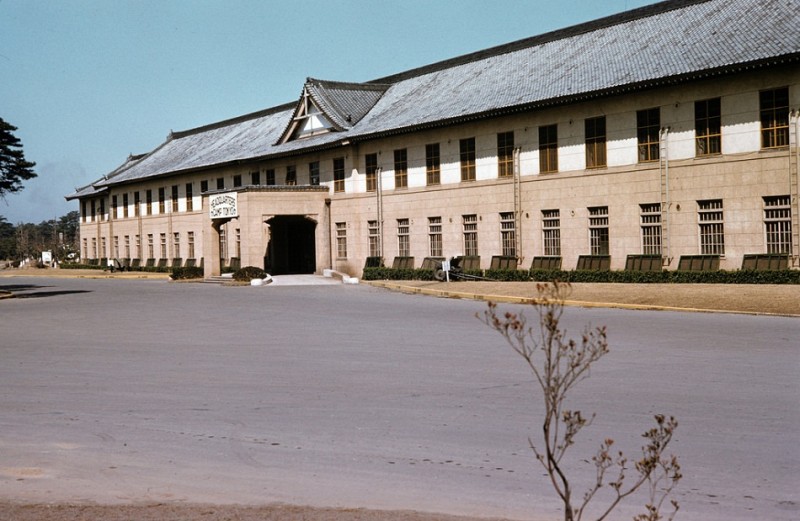 zpHeadquarters, Camp Tokyo, 1952.jpg