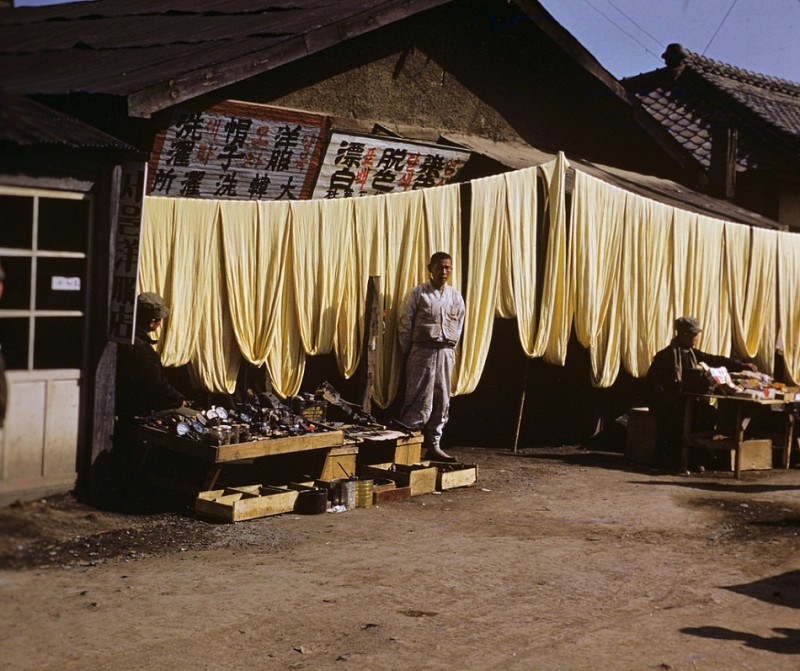 171Cloth seller, 1952.jpg