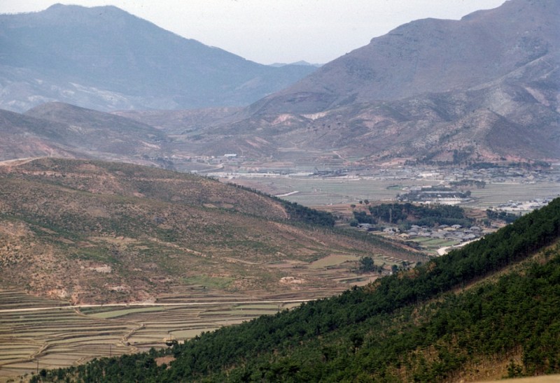 W Korean valley,1952.jpg