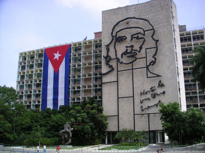 13-Che Guevara sculpture, Havana.jpg