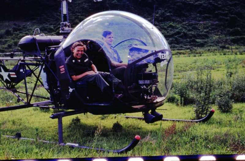 39 Dr. Schulstad i helikopteret Texas Gal(1952).jpg