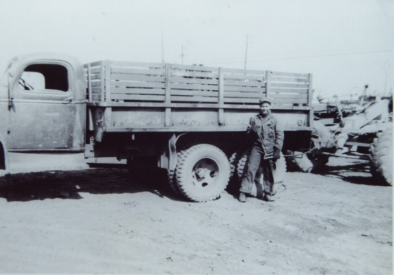 25 Me and the Grease Truck 1946-