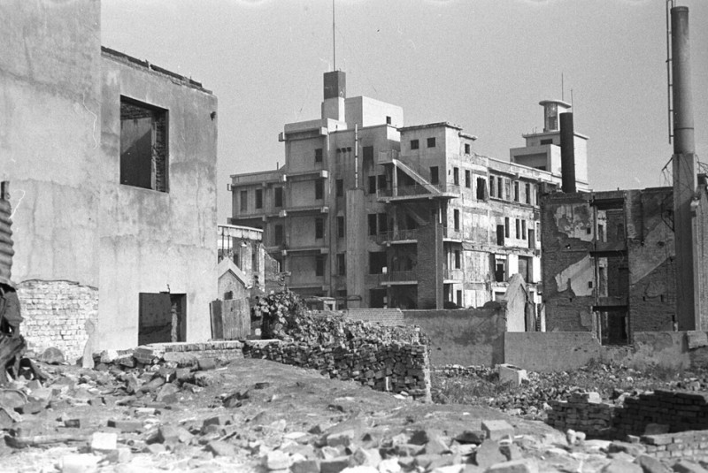 27 Ruins of Seoul, 1952.jpg
