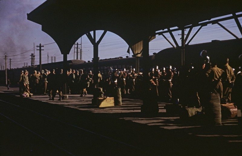 88 Train platform,1952.jpg