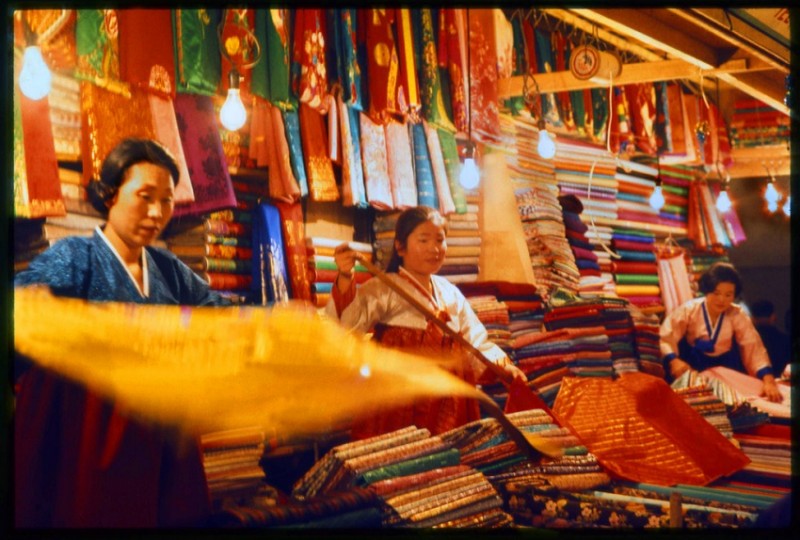 Korea - fabric shop.jpg