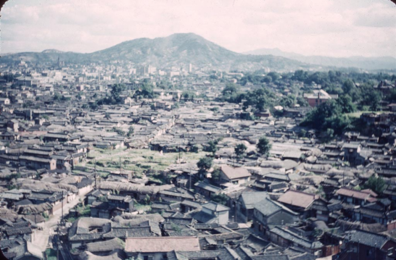 y10 Seoul view, 1952.jpg