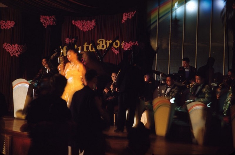 au In the Queen Bee Cabaret, Japan, 1956.jpg