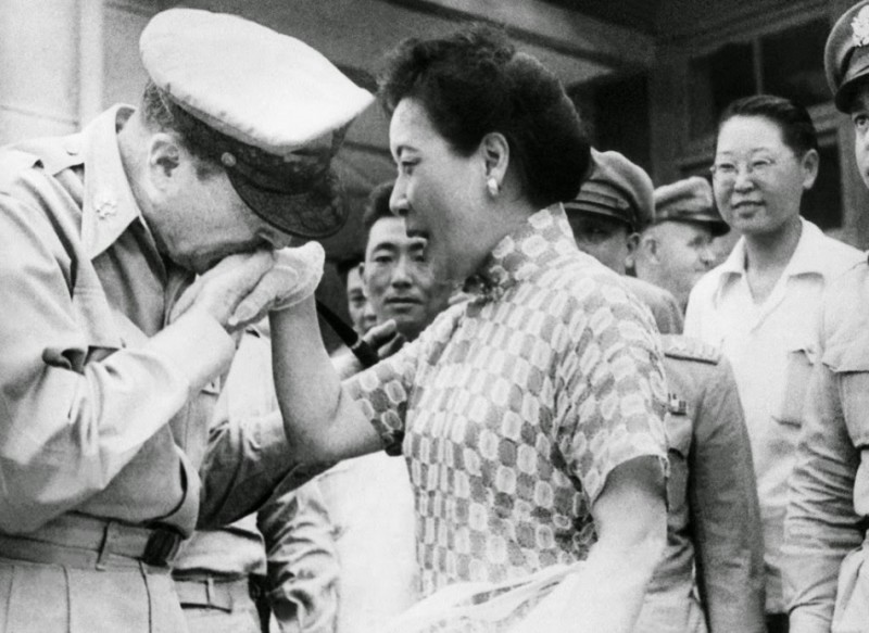 Madame Chiang Kai-shek, August 7, 1950.jpg