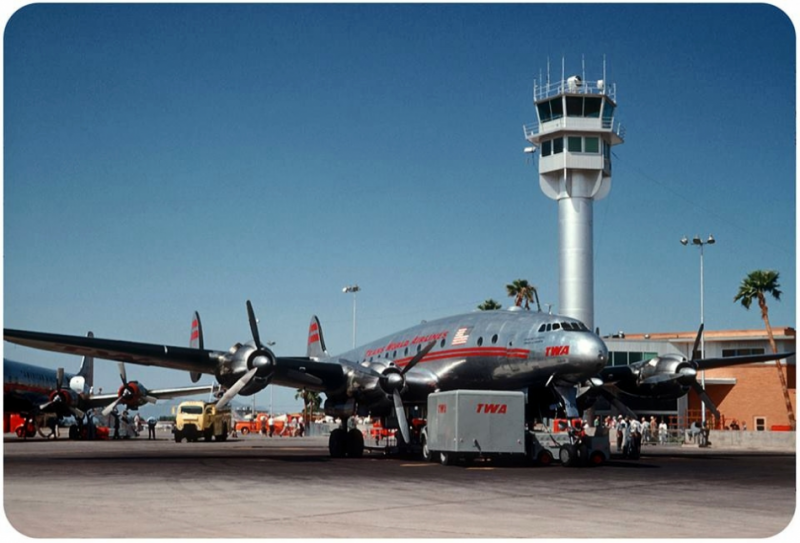 Phoenix airport, 1950.jpg