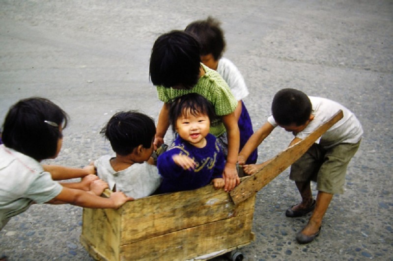 0124 Kids Enjoying cart ride.jpg