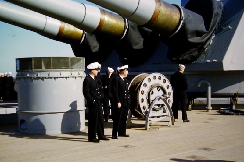 0156 Big Guns on USS Missour.jpg