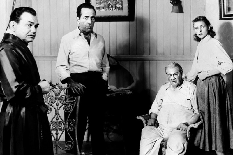 13 Edward-G_-Robinson-Humphrey-Bogart-Lionel-Barrymore-and-Lauren-Bacall-in-Key-Largo-1948.jpg
