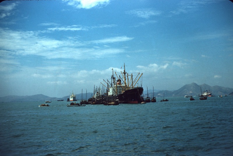 Ti A Hong Kong Harbor, 1954.jpg