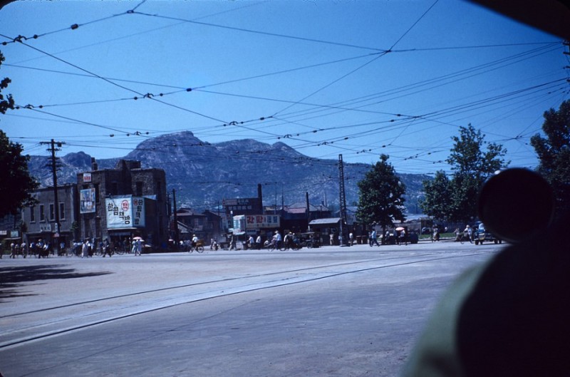 4 A street in Seoul, July 1954.jpg