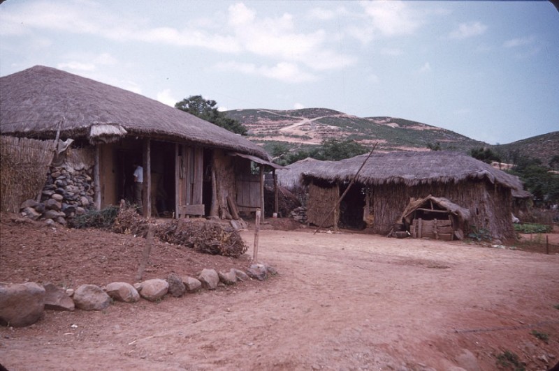 24 Typical House, Chin-Cho-Nie, P-Y-Do 15 June 1954.jpg