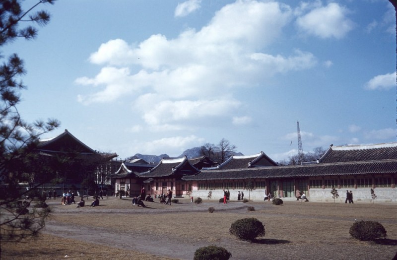 6 Duk Soo Palace, 20 March 1955.jpg