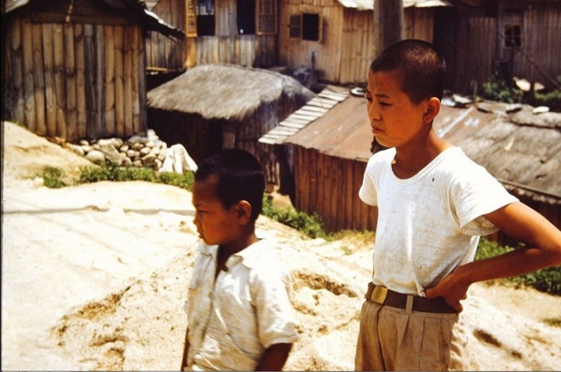 4) 1953 Wonju, South Korea 35mm Color Slides - Views of Local Natives 1.JPG