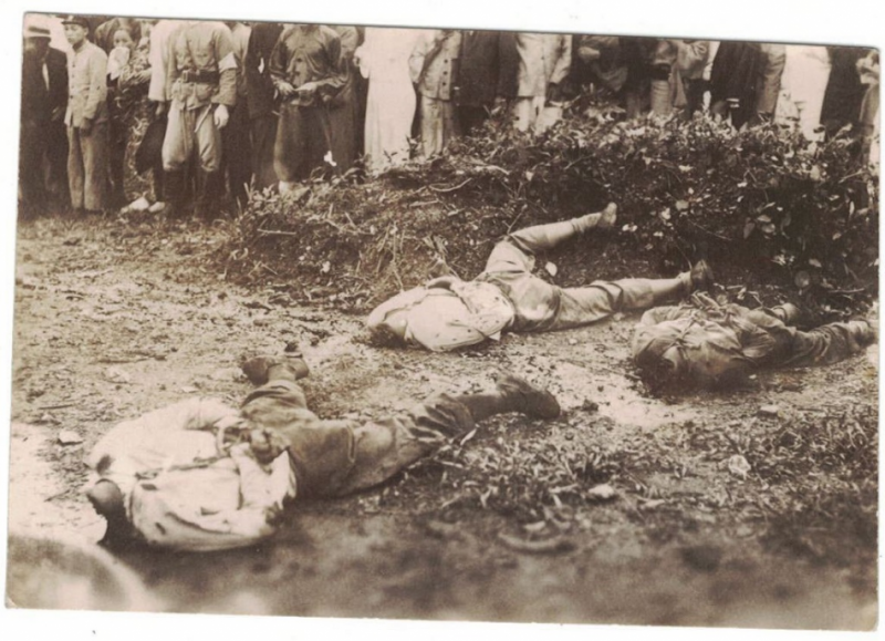 Very Old Pictures Of Japanese Soliders Beheading Koreans VERY GRAPHIC 3.JPG