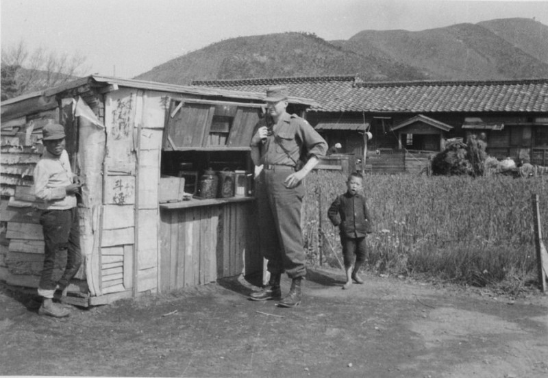29a Korean Store, Aug 1952.jpg