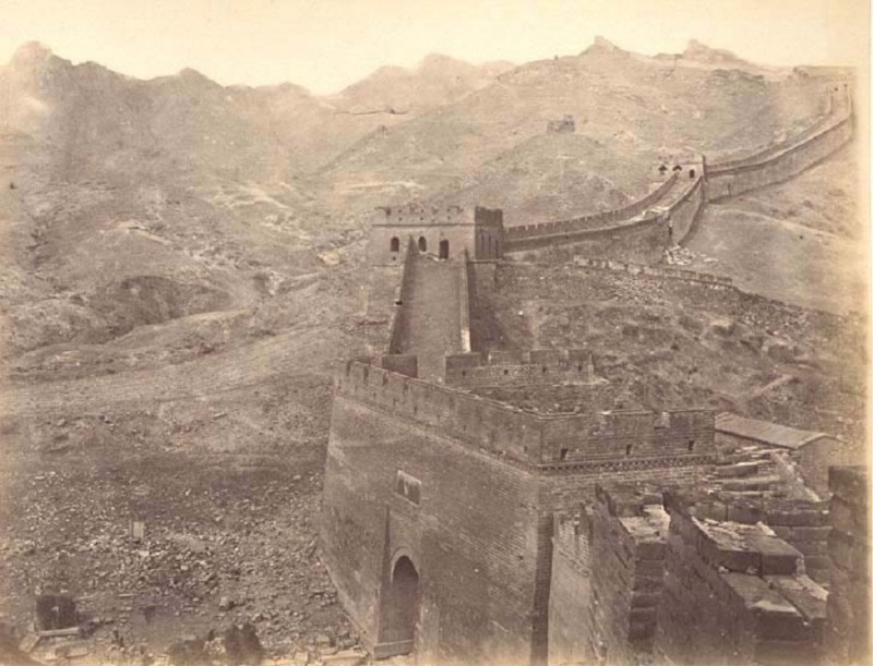 12 China-1889-1891-The-Great-Wall-at-Pa-Ta-Ling.jpg