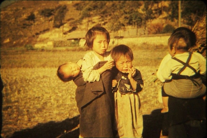 19 Vintage Korea War 1952 35mm Kodachrome Transparency KOREAN CHILDREN KWANJU #19.JPG