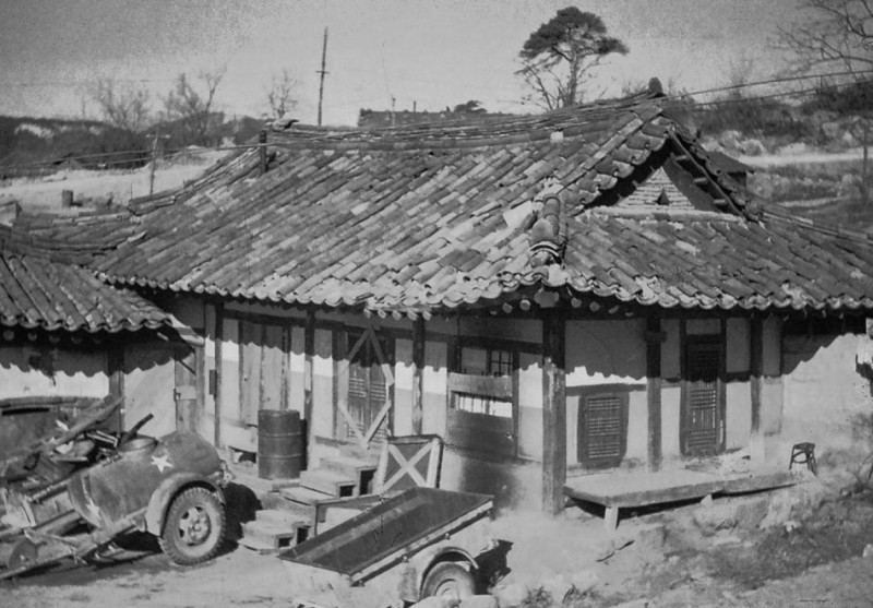 Y 10 OF HOUSE BESIDES THE BARRACKS OF DIV DEC 1952 IT WAS OUR SUPPLY ROOM.jpg