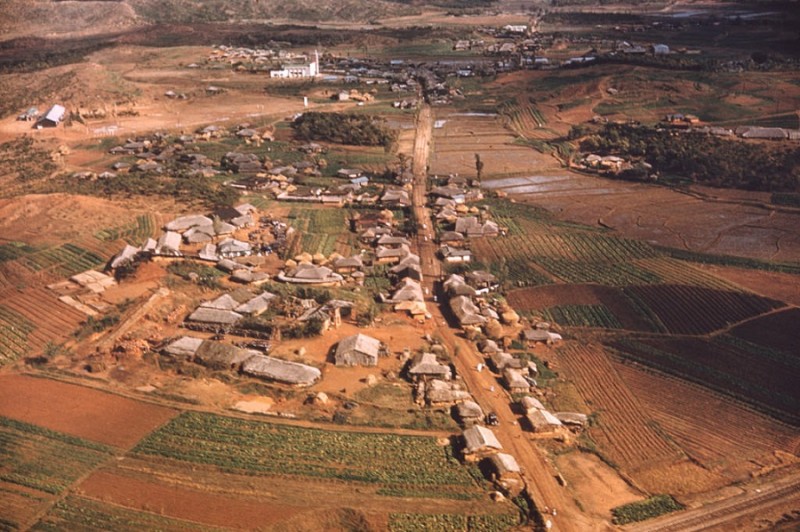 2016-06-27-0002b Village from helicopter, fall 1959.jpg